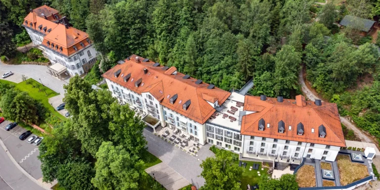 Bavorský les: snídaně, wellness se saunovou vesničkou a karta hosta – atrakce zdarma či se slevou