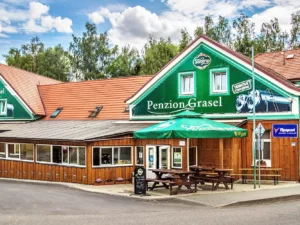 Jižní Morava plná výletů a relaxace: penzion s vyhlášenou kuchyní a privátním wellness včetně bazénu