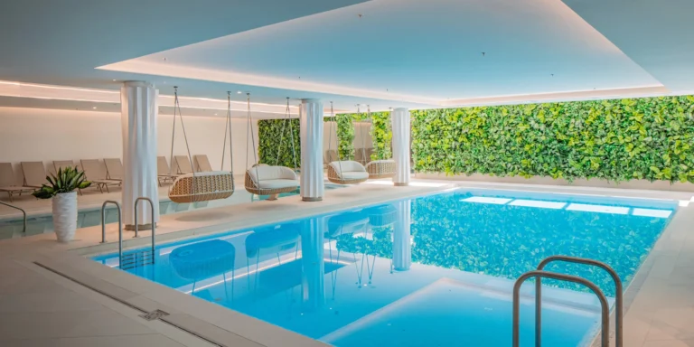 Krásný hotel v Šoproni: polopenze, wellness a poukaz na procedury, dítě zdarma