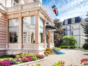 Pobyt ve 4* hotelu v Karlových Varech s neomezeným wellness a snídaní či polopenzí
