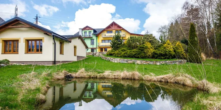 Pobyt v Jeseníkách se snídaní či polopenzí, minigolfem i vstupem do wellness