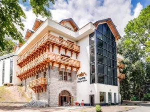 Krásy polských Krkonoš: hotel v bývalém hradu, polopenze a neomezený wellness