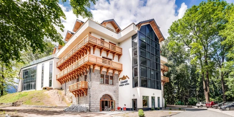 Krásy polských Krkonoš: hotel v bývalém hradu, polopenze a neomezený wellness