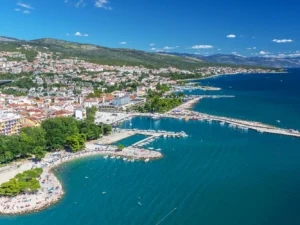 Pobyt v chorvatské Crikvenici: 4* hotel s polopenzí a střešní terasou, 50 m od moře