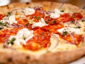 Vstup na Žižkovskou věž a pizza podle výběru v restauraci Miminoo
