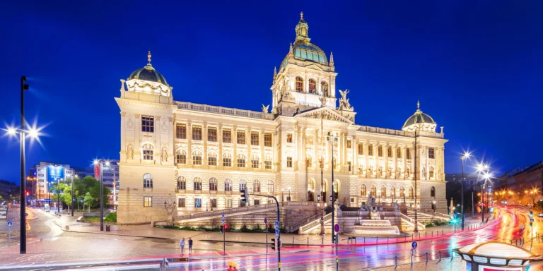 Pobyt se snídaní přímo na Václavském náměstí: 5* hotel ukrývající nebývalý luxus