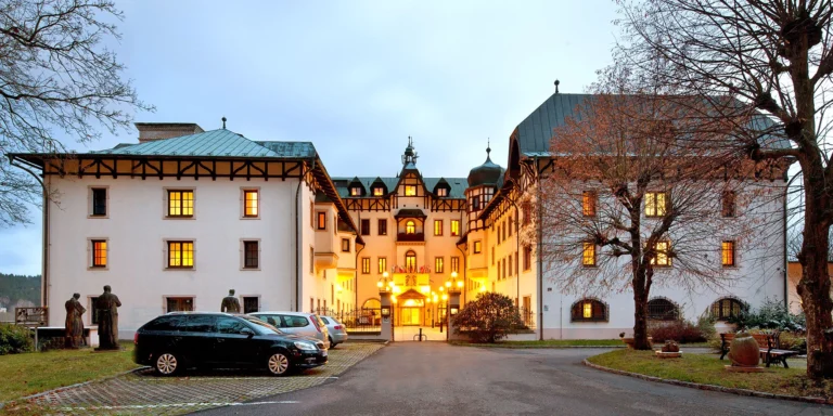 Pobyt v luxusním resortu v Mariánských Lázních: jídlo, wellness a až 16 procedur