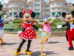 Zájezd do Paříže a Disneylandu: doprava autobusem a 1 noc v hotelu se snídaní