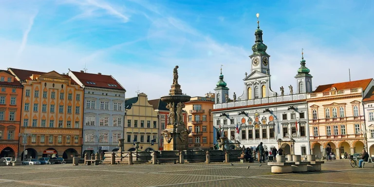 Pobyt v centru Českých Budějovic: hotel přímo na náměstí a bufetové snídaně