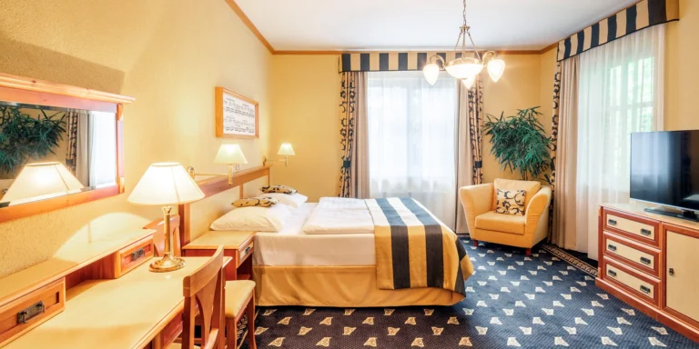 Relax v klidné části Mariánských Lázní: snídaně i polopenze, wellness a procedury