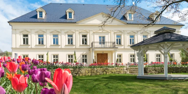 Pobyt na zámečku Petrovice u Karviné: bohaté snídaně a wellness