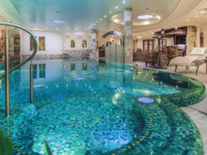 Luxusní pobyt v Karlových Varech: 5* Superior hotel Plaza s polopenzí a unikátním wellnesslandem