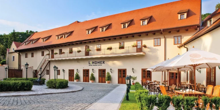 Historický hotel u Strahovského kláštera: snídaně, sauna, možnost snacku i drinku
