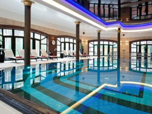 Dovolená na Baltu: elegantní hotel uprostřed lesů, polopenze a neomezený vstup do wellness