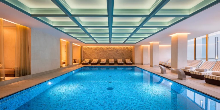 Výjimečný relax v Mariánských Lázních: luxusní 5* hotel se stravou, střešním barem a neomezeným vstupem do wellness