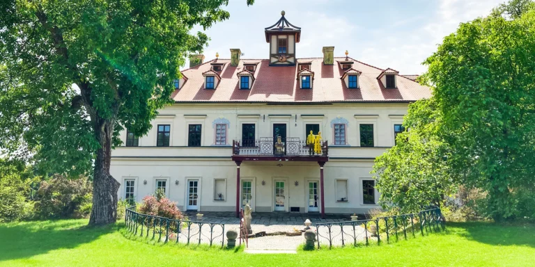 Exkurze do pražírny kávy vč. ochutnávky a prohlídka zámku Rochlov