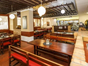 Otevřené vouchery na cokoli z jídelního menu v restauraci Opera: 500-2000 Kč