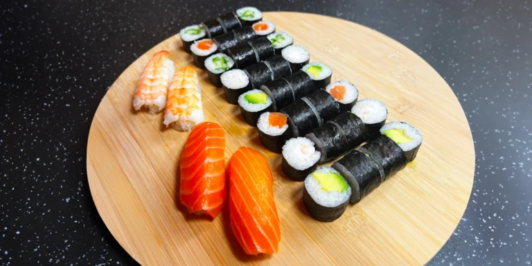 Sushi s sebou: otevřený voucher do bistra v Polabinách na 300, 500 nebo 1000 Kč
