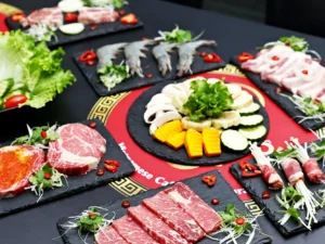 Chuť Hanoje v Praze: Tradiční vietnamský Hot Pot plný masa, mořských plodů a exotiky