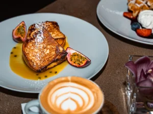 Stylová snídaně s proseccem v Siddharta Café: neomezená konzumace pro 2 osoby