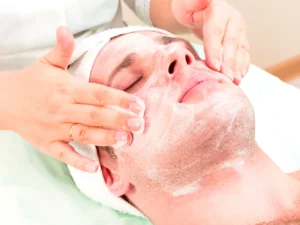 Kosmetická péče pro dámy i pány: kolagenové nitě, fotonový laser i spikule