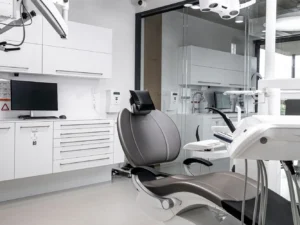 Dentální hygiena vč. air-flow a leštění zubů pro dospělé nebo děti od 10 let