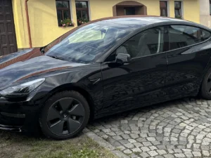 Tesla 3 Long Range Refresh: řízení, spolujízda i pronájem na 24 hodin či celý víkend