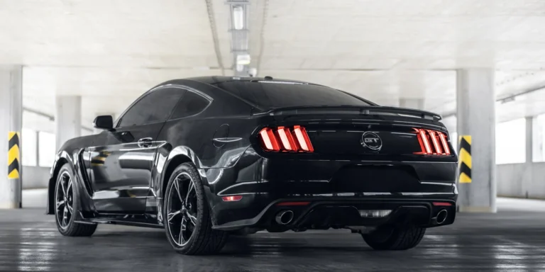 Pronájem Fordu Mustang GT Shelby paket: až 48 hod. ve všední dny