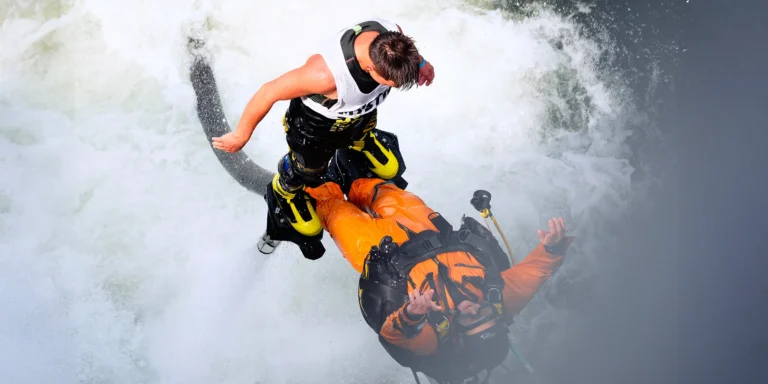 Kurz flyboardingu: 3 nebo 6 lekcí pod vedením jednoho z nejlepších letců světa