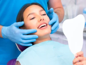 Dentální hygiena pro dospělé: odstranění plaku, zubního kamene a pigmentací