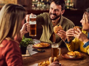 Hodnotový voucher na 250–500 Kč na cokoli z menu lodi Kamina na Vltavě