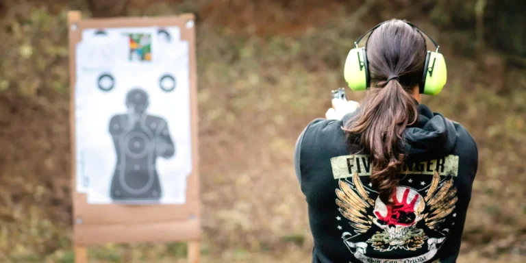Střelecký balíček ve Fortové pevnosti: 2–5 zbraní s až 50 náboji, Beretta i Scorpion či BREN