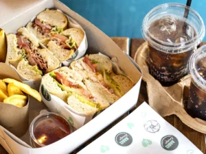 Nadupaný bagel box: slané bagely, hranolky, omáčky a pepsiny pro 2 osoby
