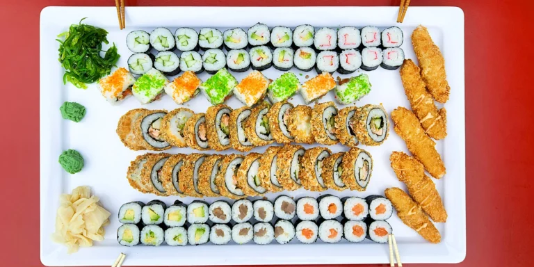 Set 35–85 kousků sushi s lososem, tuňákem, avokádem i krabem