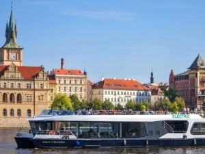 50minutová vyhlídková plavba po Vltavě pro děti i dospělé