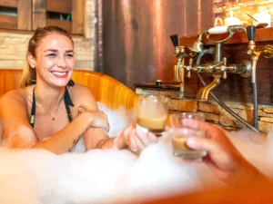 Relaxační lázeň s čokoládovým aroma pro 2 a k tomu horká čokoláda nebo Baileys