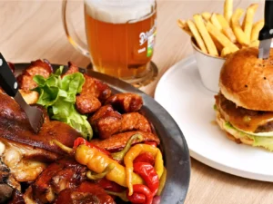 Otevřené vouchery na cokoli v česko-ukrajinské restauraci: varenyky, burger i žebra
