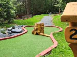 Vstup na 18jamkový adventure minigolf pro děti, dospělé i celou rodinu