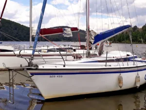 3hod. plavba jachtou s kapitánem v Praze nebo na Orlíku vč. zapůjčení paddleboardů i privátní pronájem