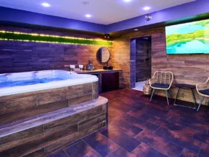 3chodové menu s wellness na 1,5 či 2 hod. a láhev vína pro 2 osoby