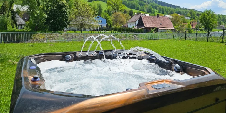 Privátní venkovní wellness: 60minutová sauna nebo 90minutové wellness pro 2-4 osoby