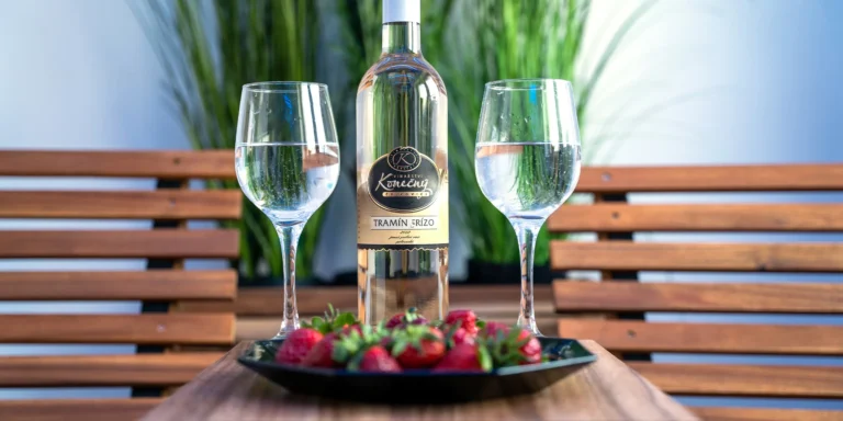 2 hod. v privátním wellness pro dva: sauna, whirlpool vana, prosecco i občerstvení