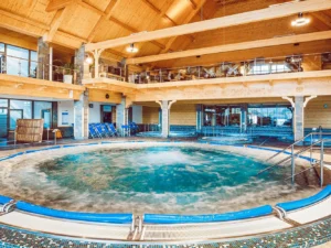 Termální aquapark v Polsku: vnitřní i venkovní bazény, vířivky, tobogány, atrakce i saunový svět