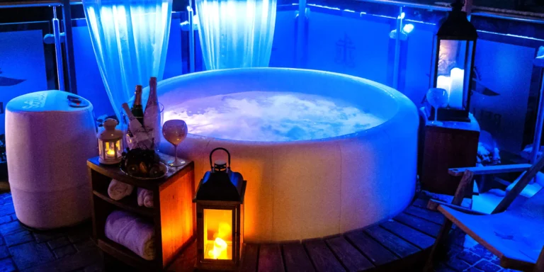 Relaxace s výhledem: 2 hodiny v privátním wellness na střeše hotelu pro 2 osoby