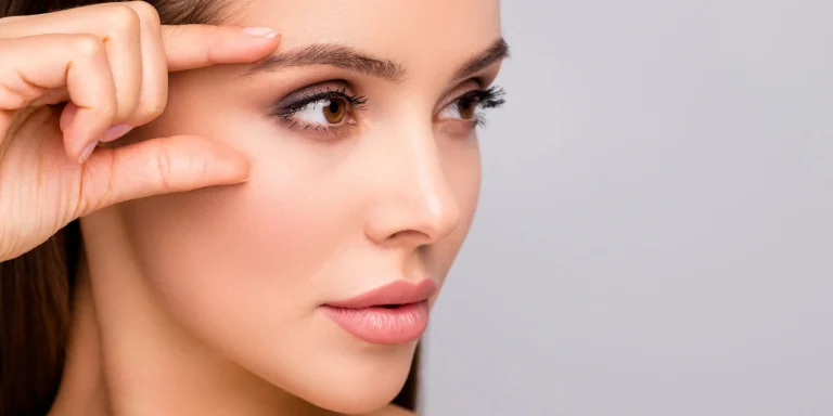 Luxusní kosmetické ošetření: biostimulační laser nebo laminace obočí i řas