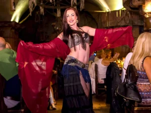 K Pavoukovi na středověké hody: historická show, pětichodové menu a neomezené nápoje