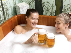 2hodinový odpočinek v pivních lázních pro 1 nebo 2 osoby: koupel, sauna a pivo