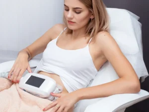 Nasávací kryolipolýza i s možností rázové vlny pro problémové partie