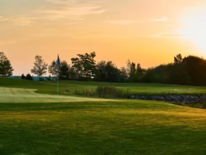 90minutový golfový kurz s profesionálním trenérem Davidem Stárkem pro 1 až 3 osoby