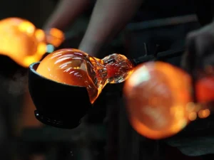 Soukromá prohlídka sklářské hutě v Kamenickém Šenově pro 2 osoby